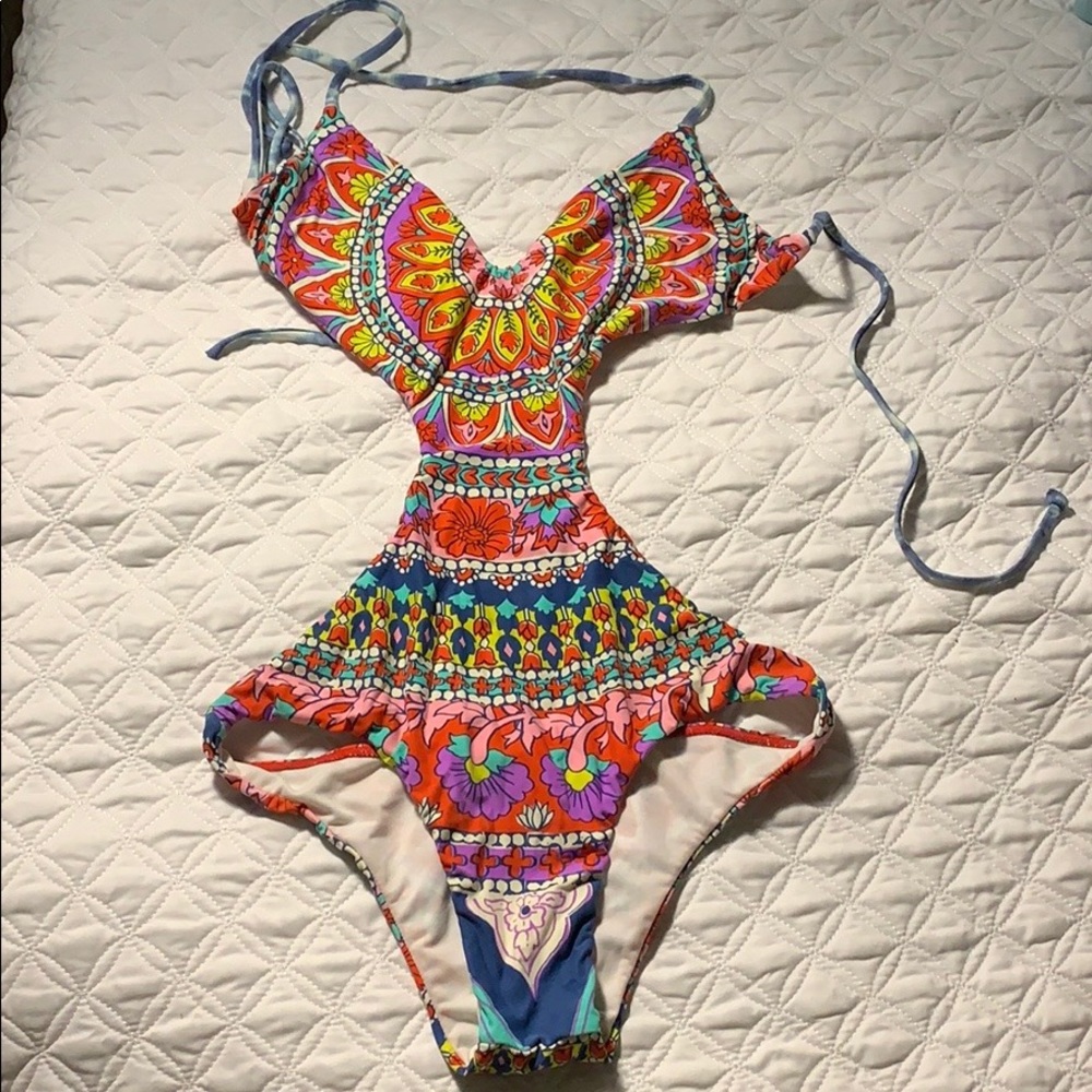 Size Medium Billabong Cut Out One Piece